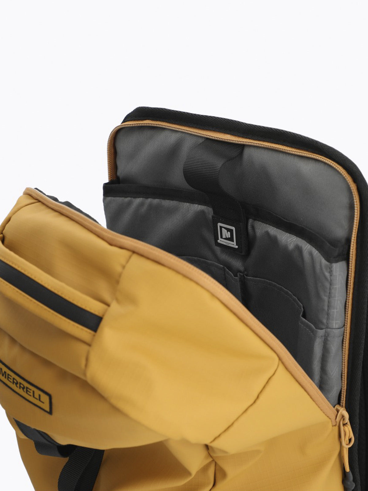 Mochila Unisex Atlas 24 Lt Urban Mostaza Merrell