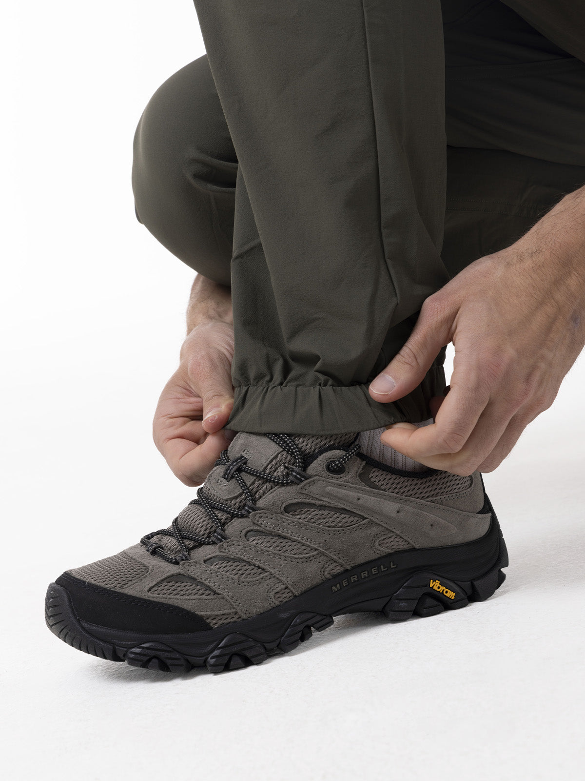 Pantalón Hombre Core Tech Jogger Verde Merrell