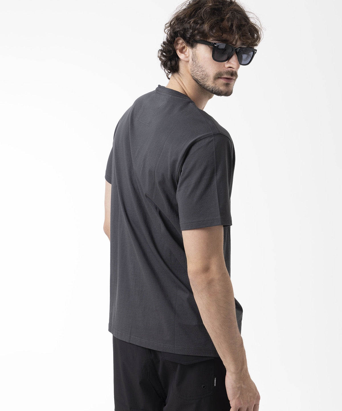 Polera Manga Corta Hombre Graphic Gris Oscuro Merrell