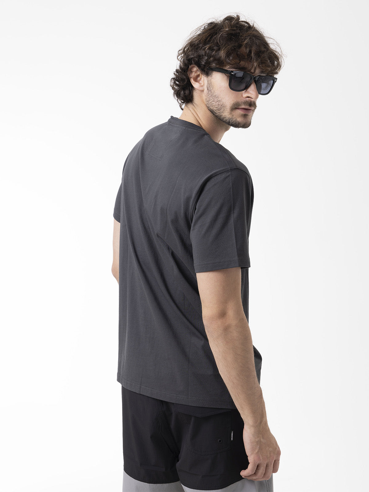 Polera Manga Corta Hombre Graphic Gris Oscuro Merrell
