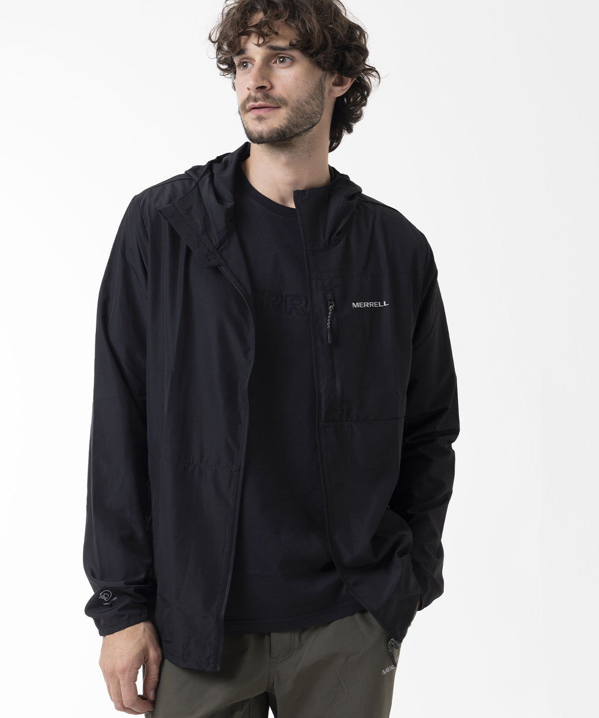 Cortaviento Hombre Tharais Trail Wind Negro Merrell