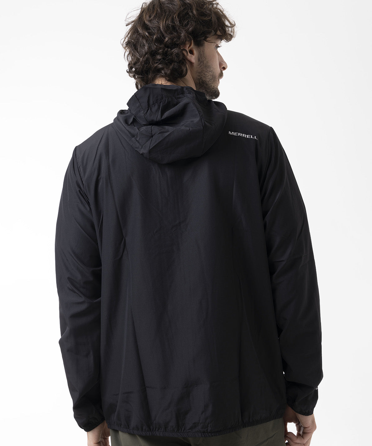 Cortaviento Hombre Tharais Trail Wind Negro Merrell