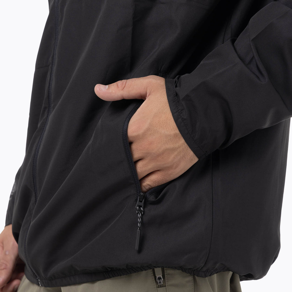 Cortaviento Hombre Tharais Trail Wind Negro Merrell