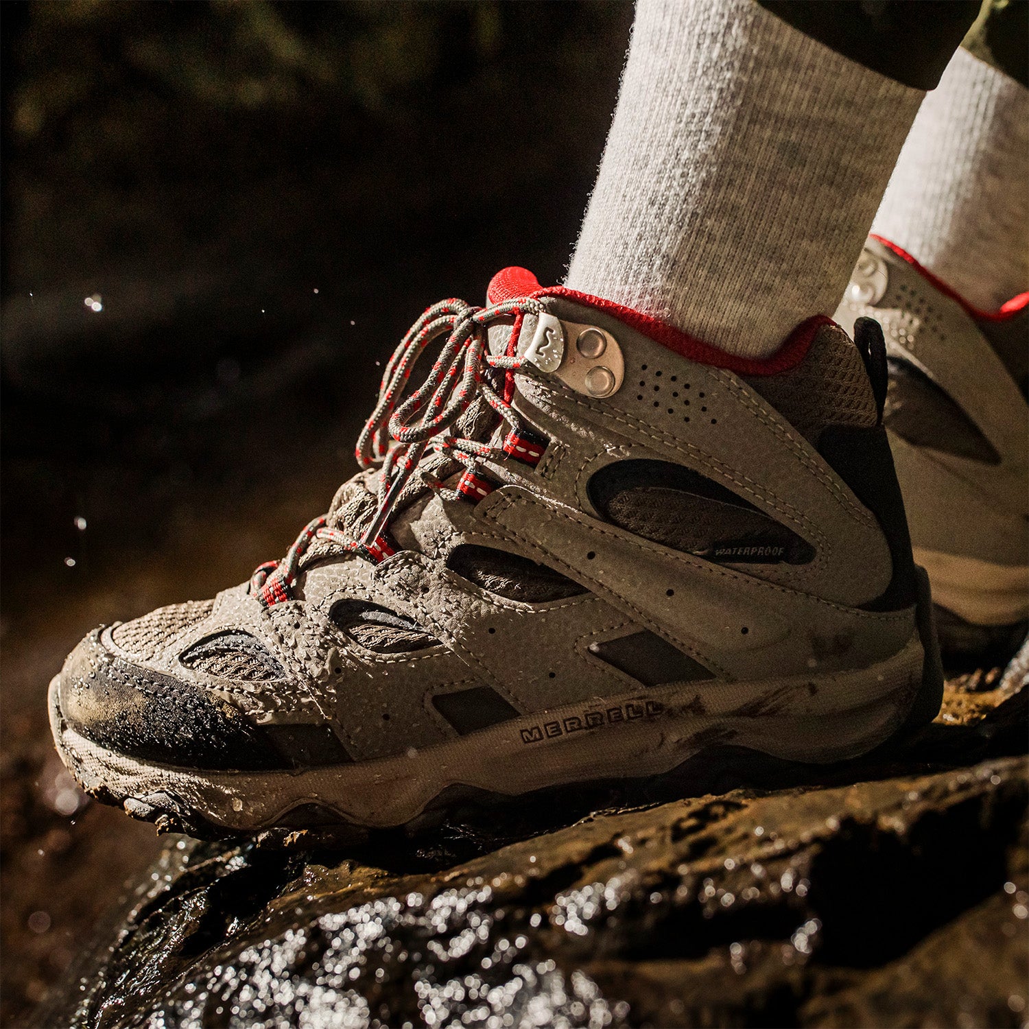 Botín Niños Moab 3 Mid Waterproof Boulder/Rojo Merrell