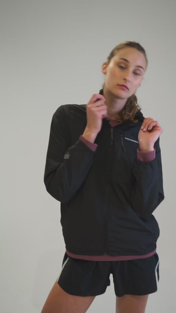 Cortaviento Mujer Trail Wind Negro Merrell